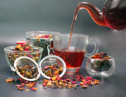 image of tea leaves and tea cups 